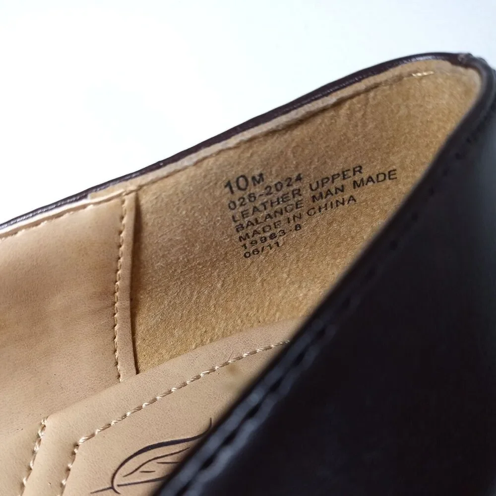 Strictly‎ Comfort Women's Size 10M Brown Leather Wedge Heel Closed Toe Shoes